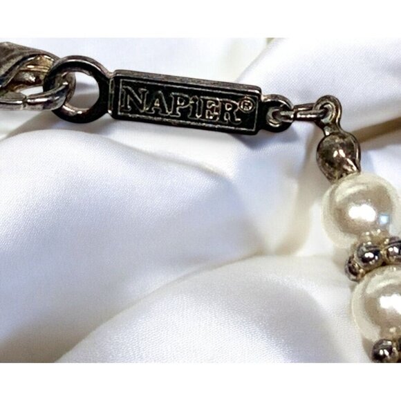 Vintage Napier Signed Round Faux Pearl & Silver Spacer Beaded Tennis Bracelet 7" - Picture 4 of 7